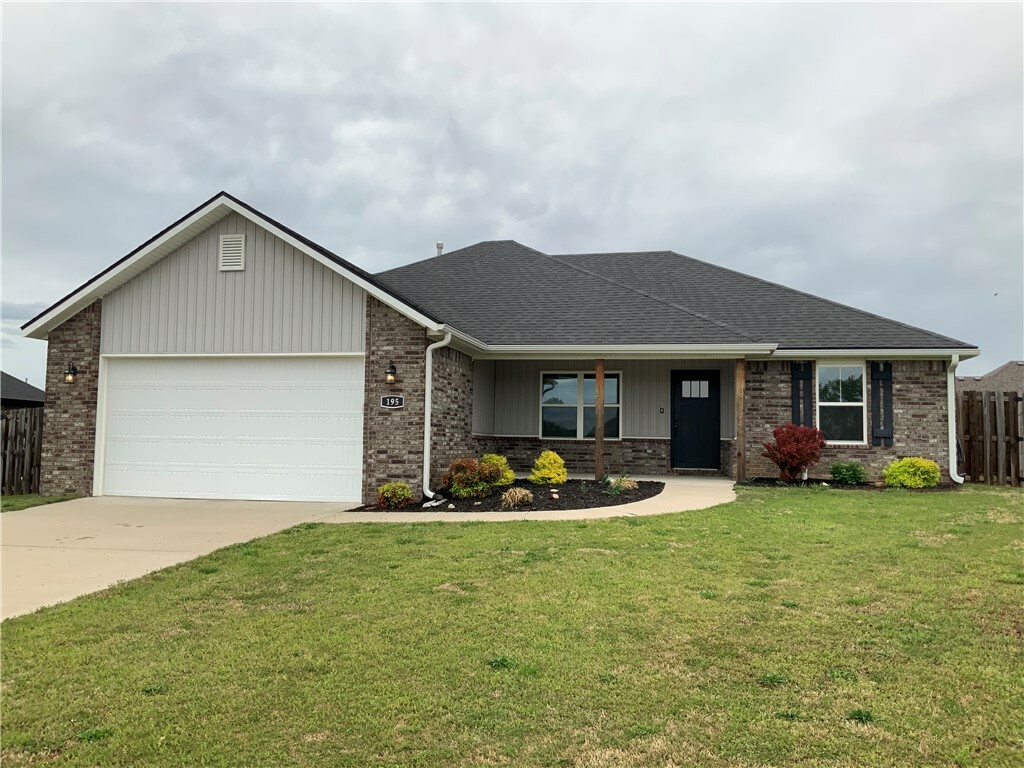 195 Parson Street  Huntsville AR 72740 photo