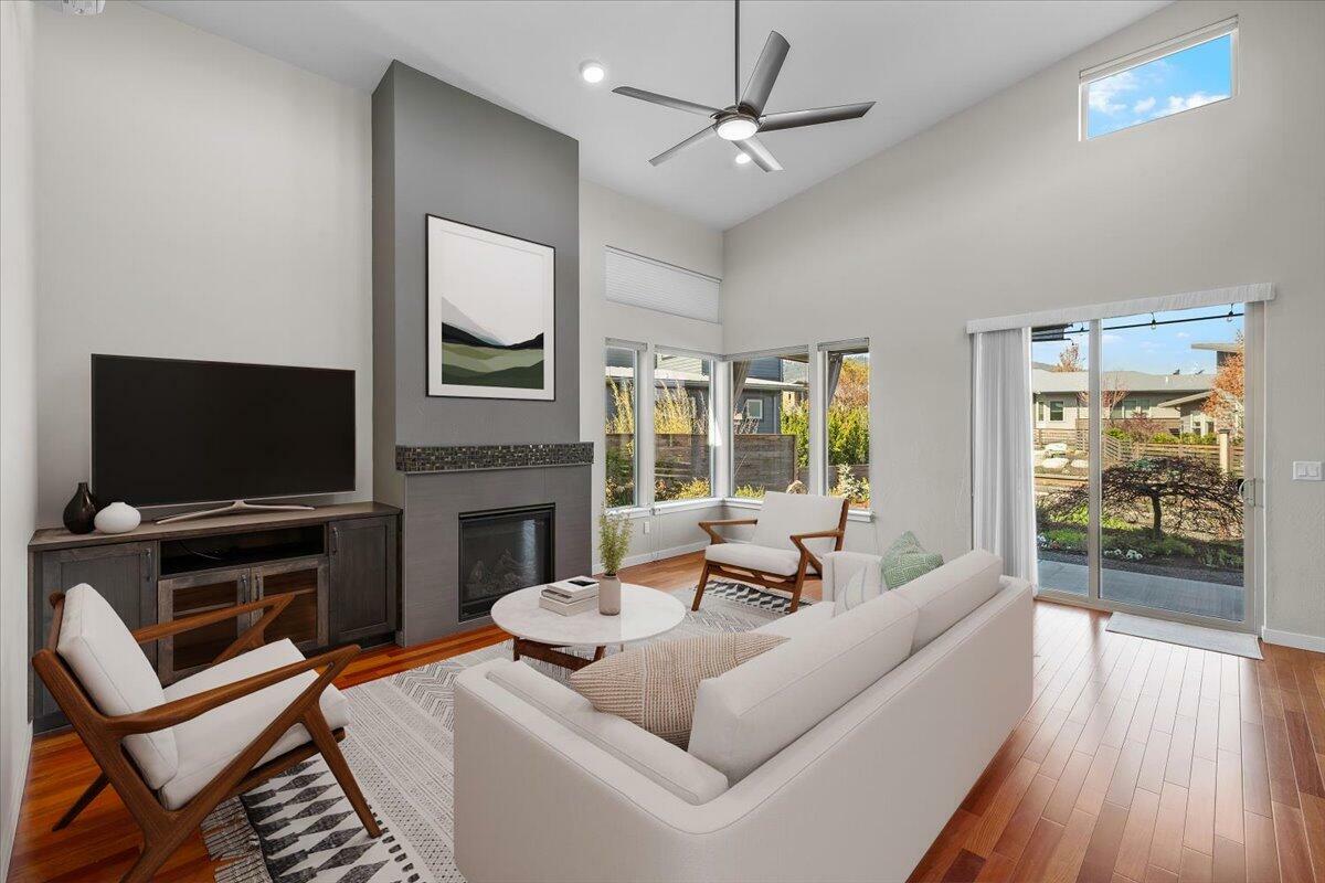 Property Photo: 850 Sander Way OR 97520