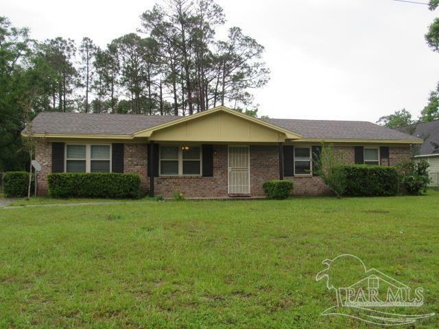 Property Photo: 1090 Bartow Ave FL 32507