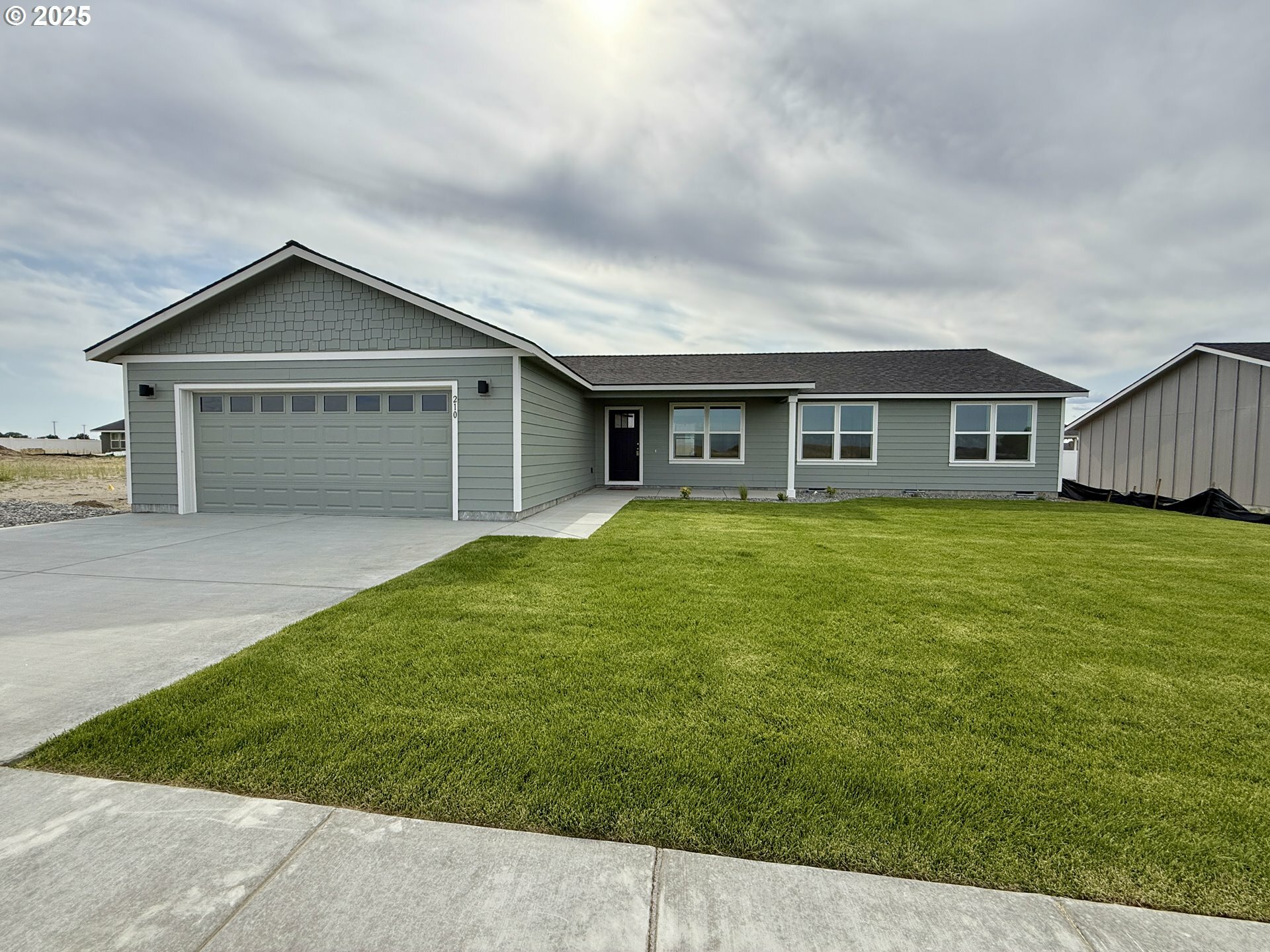 Property Photo: 210 SW Sparrow St OR 97818