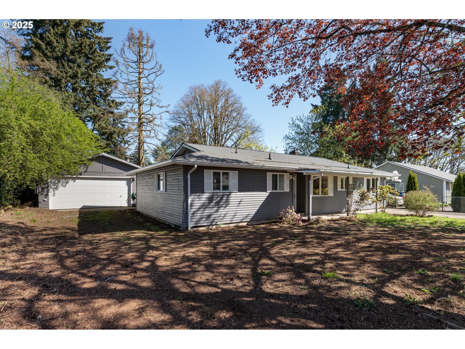 Property Photo:  33831 SE Oak St  OR 97056 