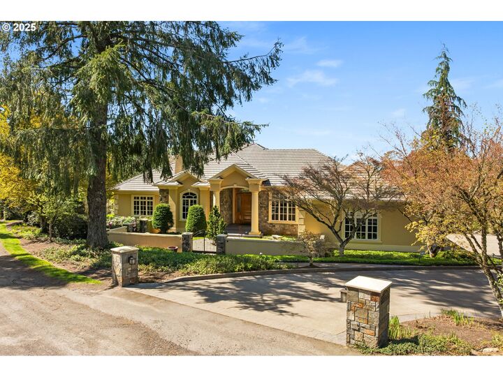 Property Photo: 11915 NW Tualatin Ave OR 97229