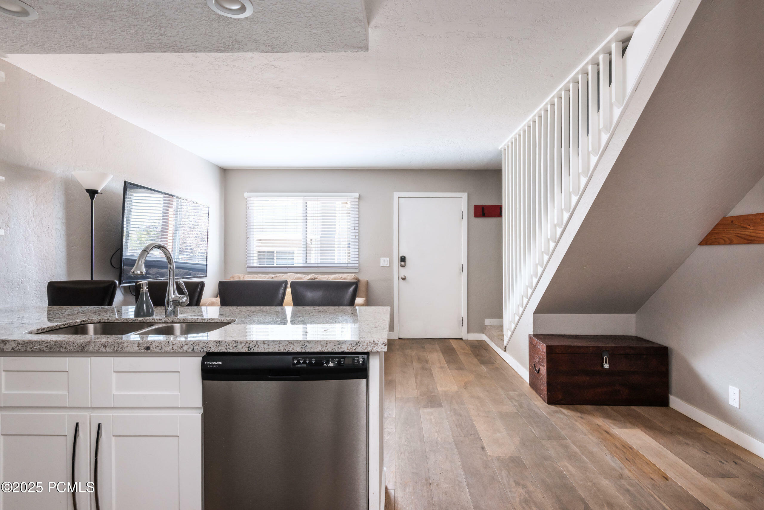 Property Photo: 1384 Park Avenue 6 UT 84060
