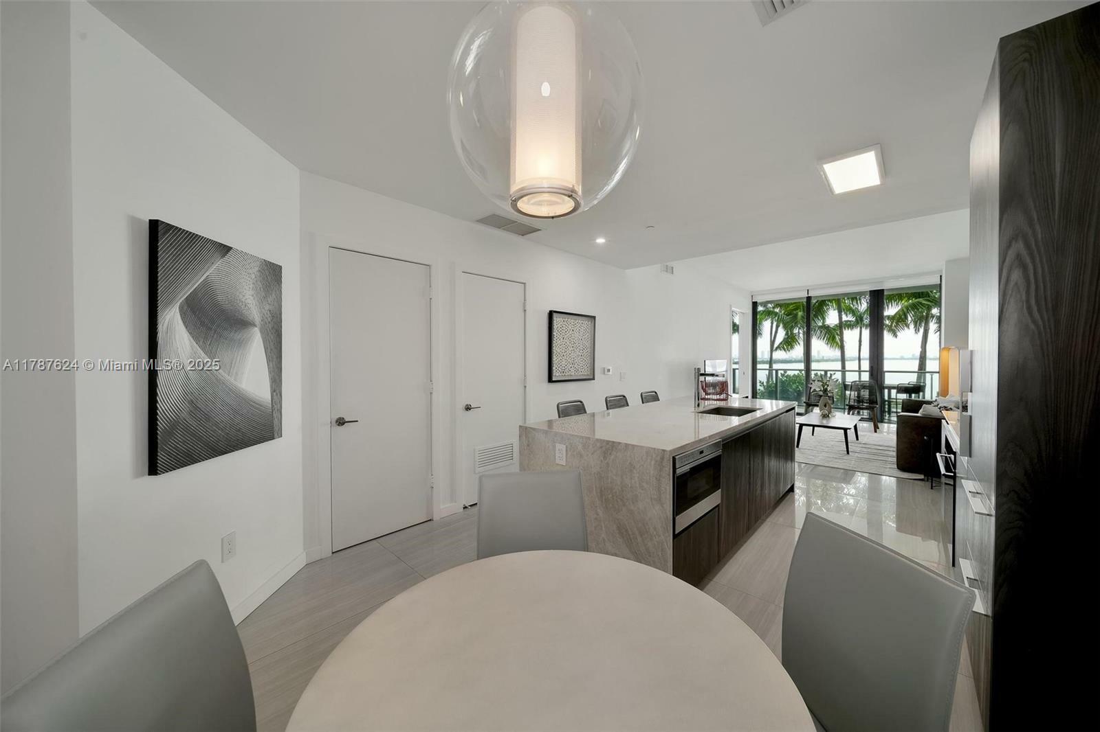 Property Photo: 480 NE 31st St 605 FL 33137