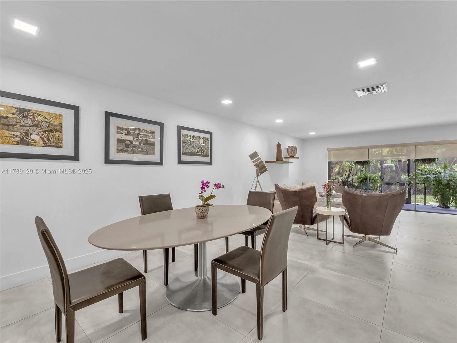 Property Photo: 4006 Estepona Ave 3-D-3 FL 33178