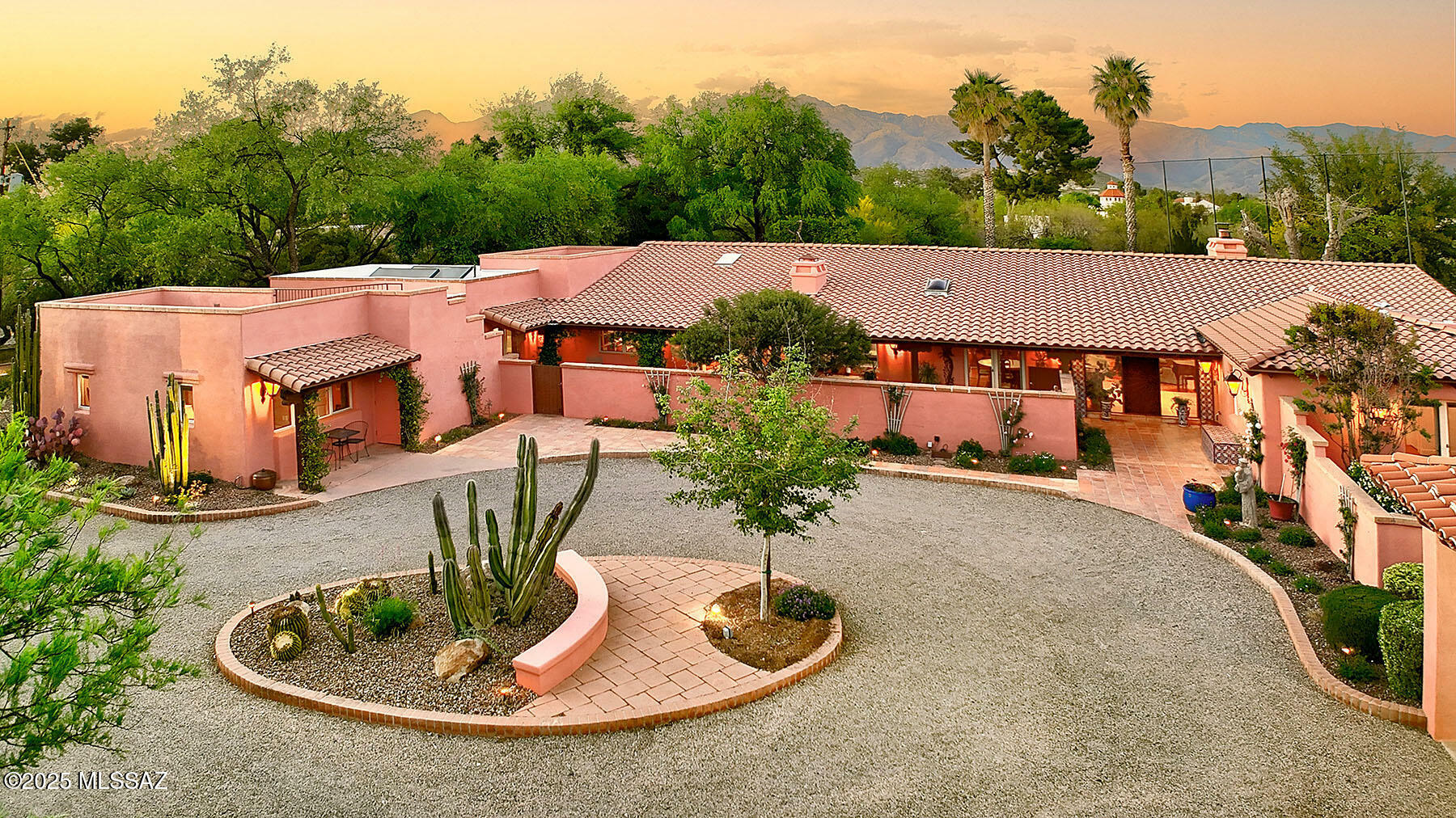 Property Photo: 2850 N Santa Ynez Place AZ 85715