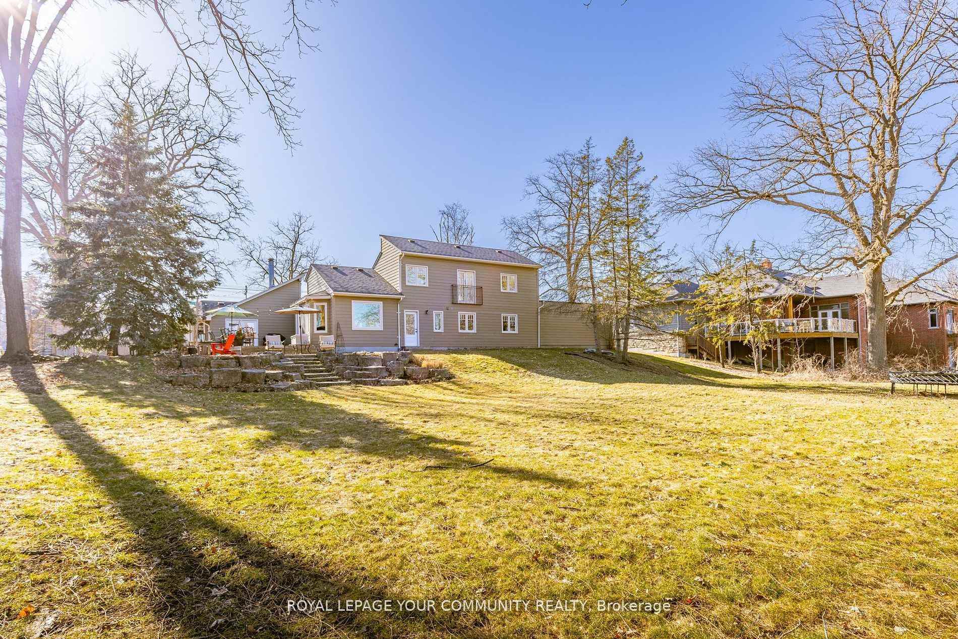 Property Photo: 7 Buttonville Crescent E ON L3R 0J9