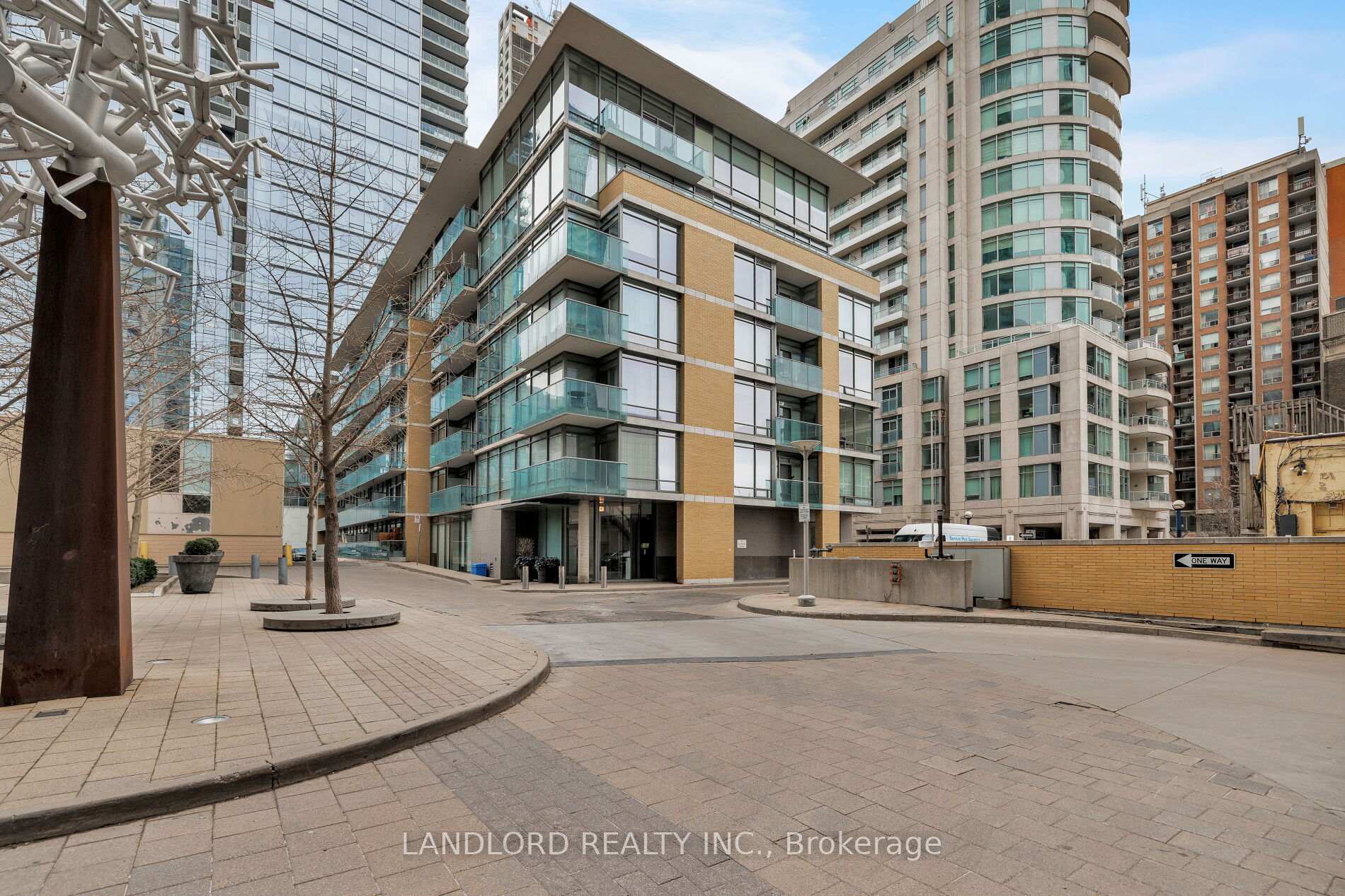 Property Photo: 21 Scollard Street 209 ON M5R 1G1