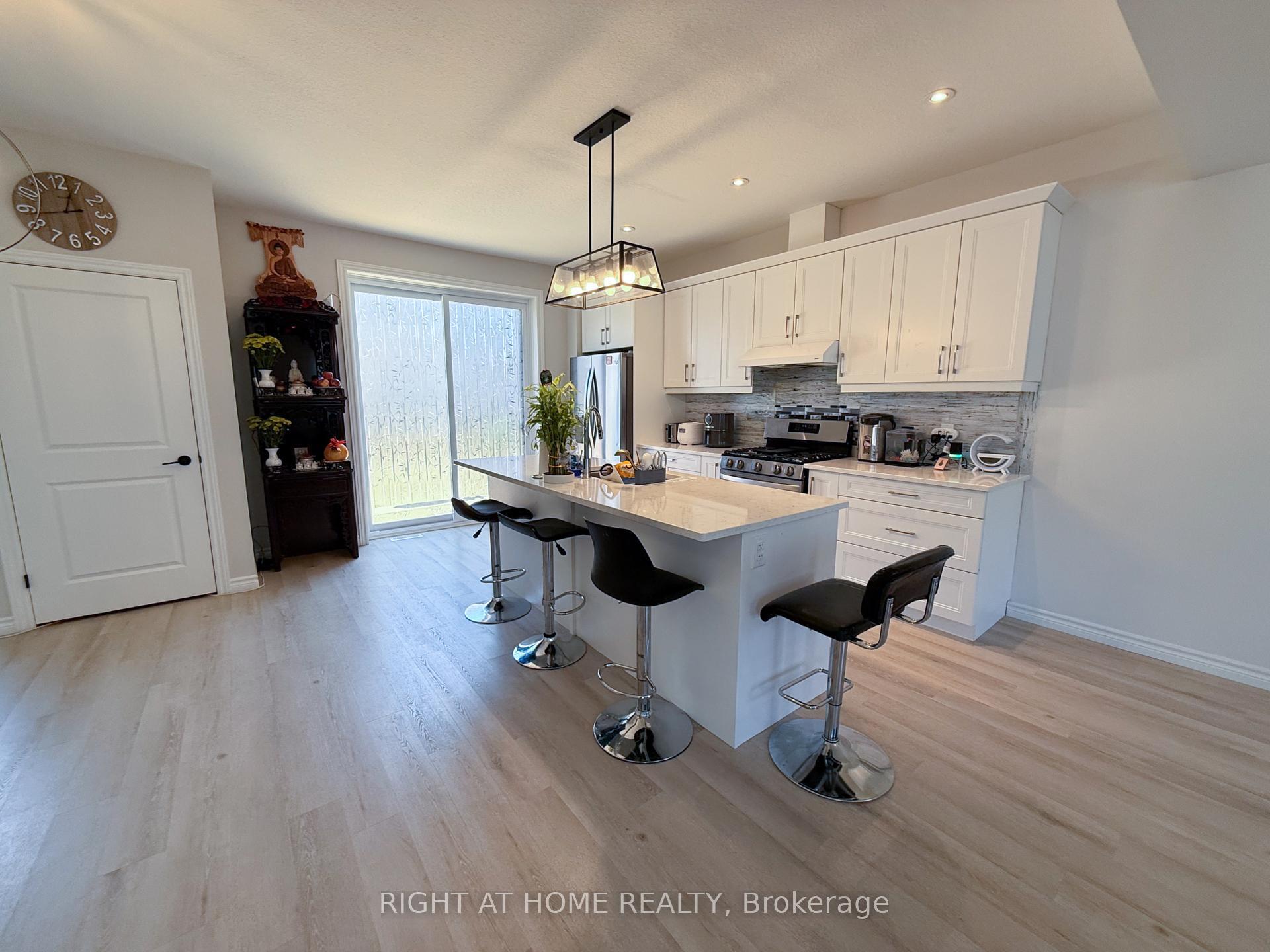 Property Photo: 435 Callaway Road 37 ON N6G 2N1