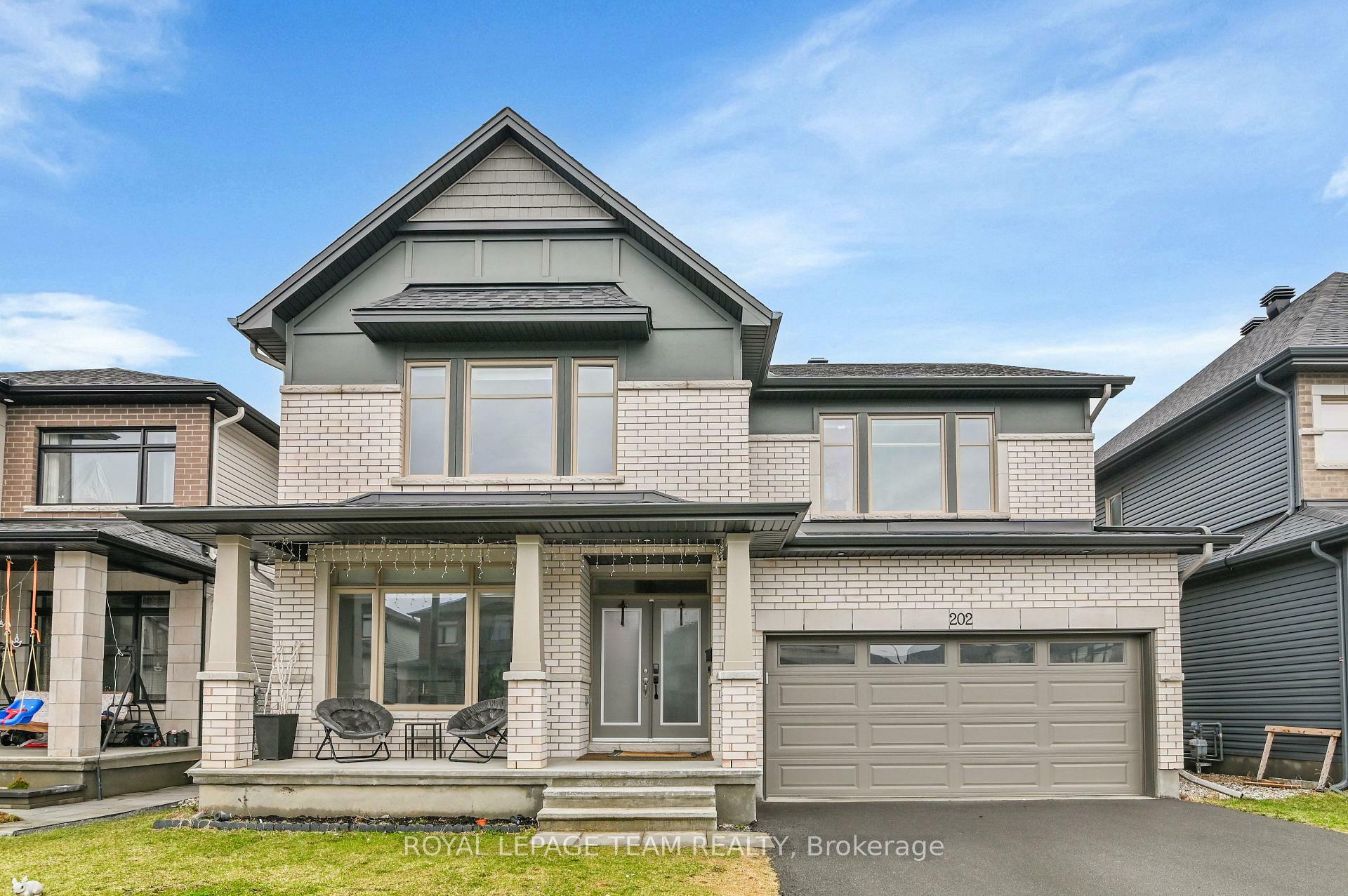 Property Photo: 202 Zinnia Way ON K4M 0L4