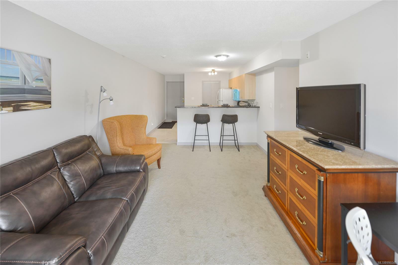 Property Photo: 827 North Park St 311 BC V8W 3Y3