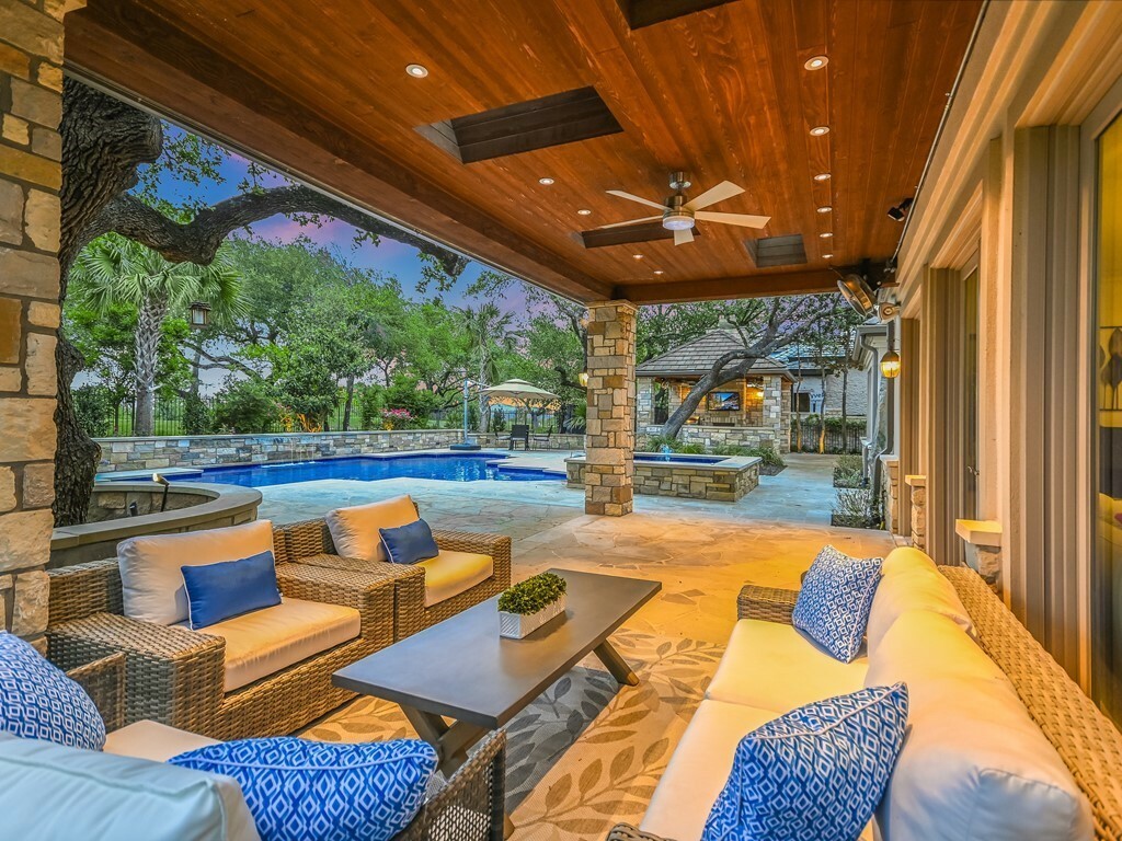 Property Photo: 8300 Chalk Knoll Drive TX 78735