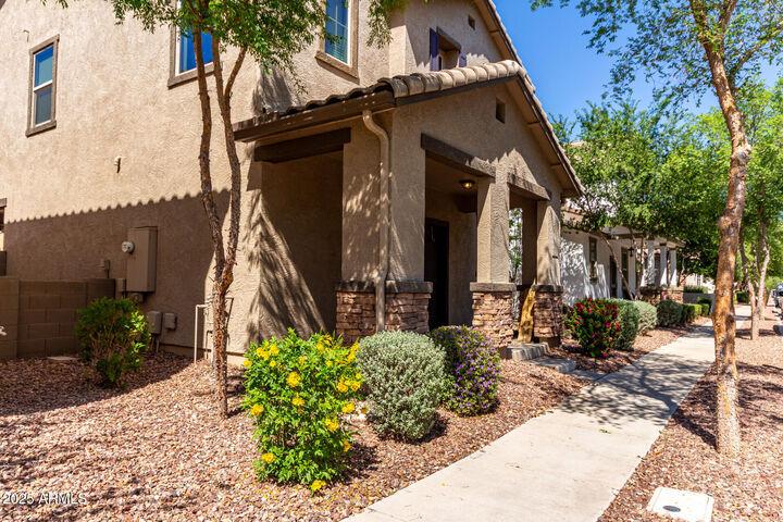 Property Photo:  4068 E Devon Drive  AZ 85296 