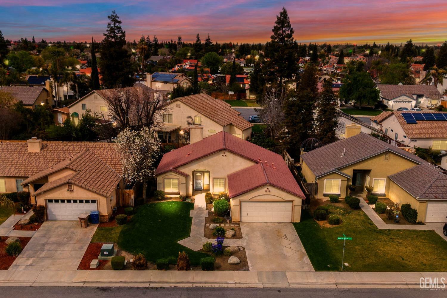 Property Photo: 9902 Rancho Verde Drive CA 93311