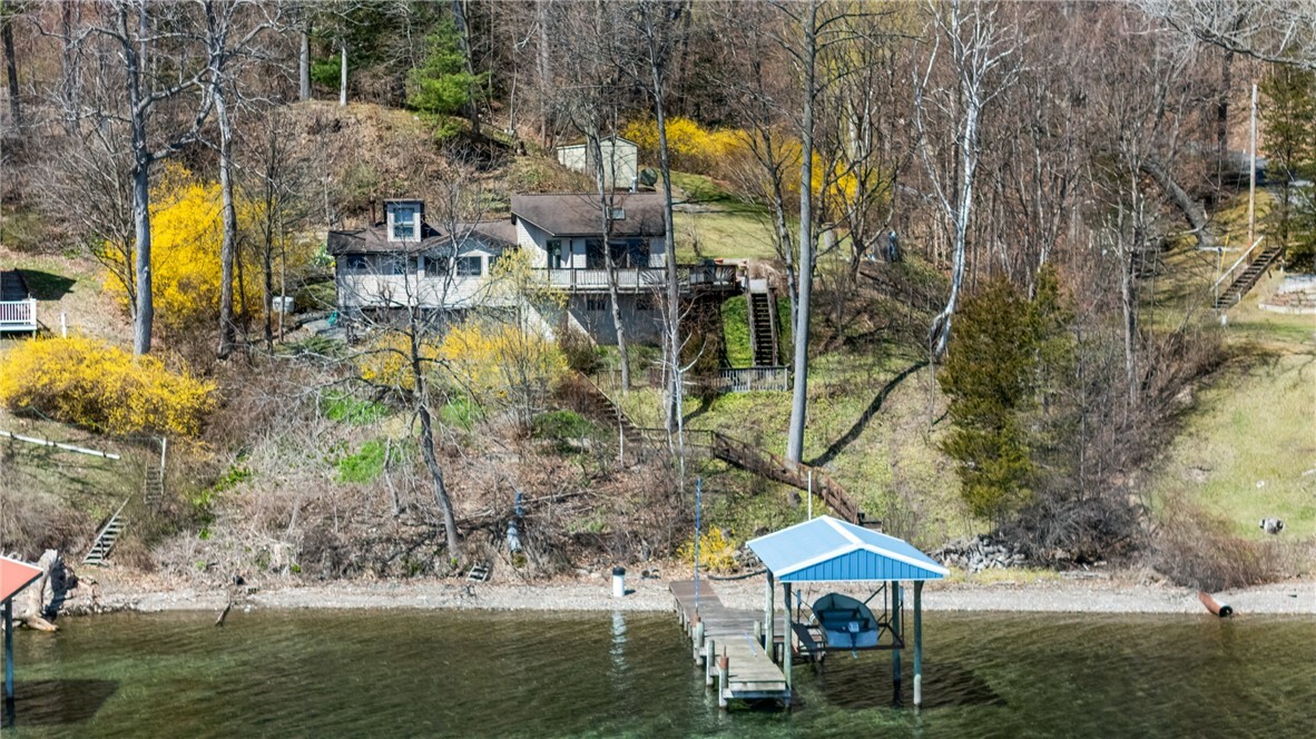 Property Photo:  1700 Log Cabin Road  NY 14527 