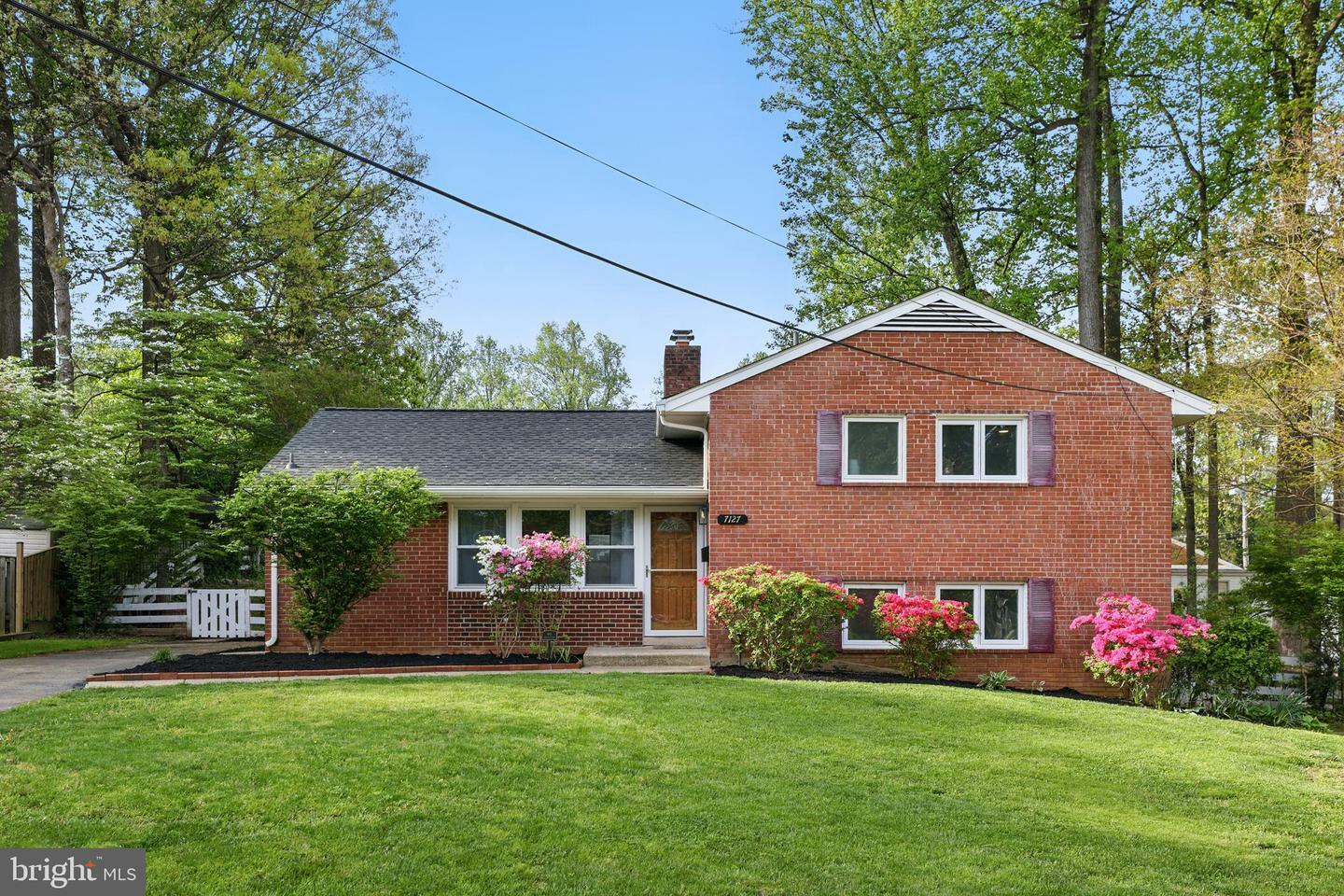 Property Photo: 7127 Catlett Street VA 22151