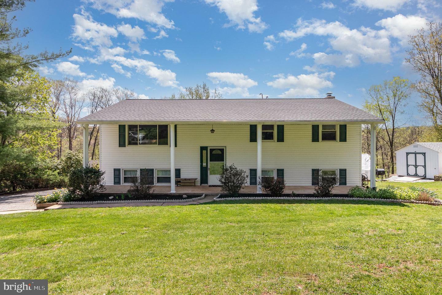 Property Photo: 80 Wedgewood Circle PA 17319