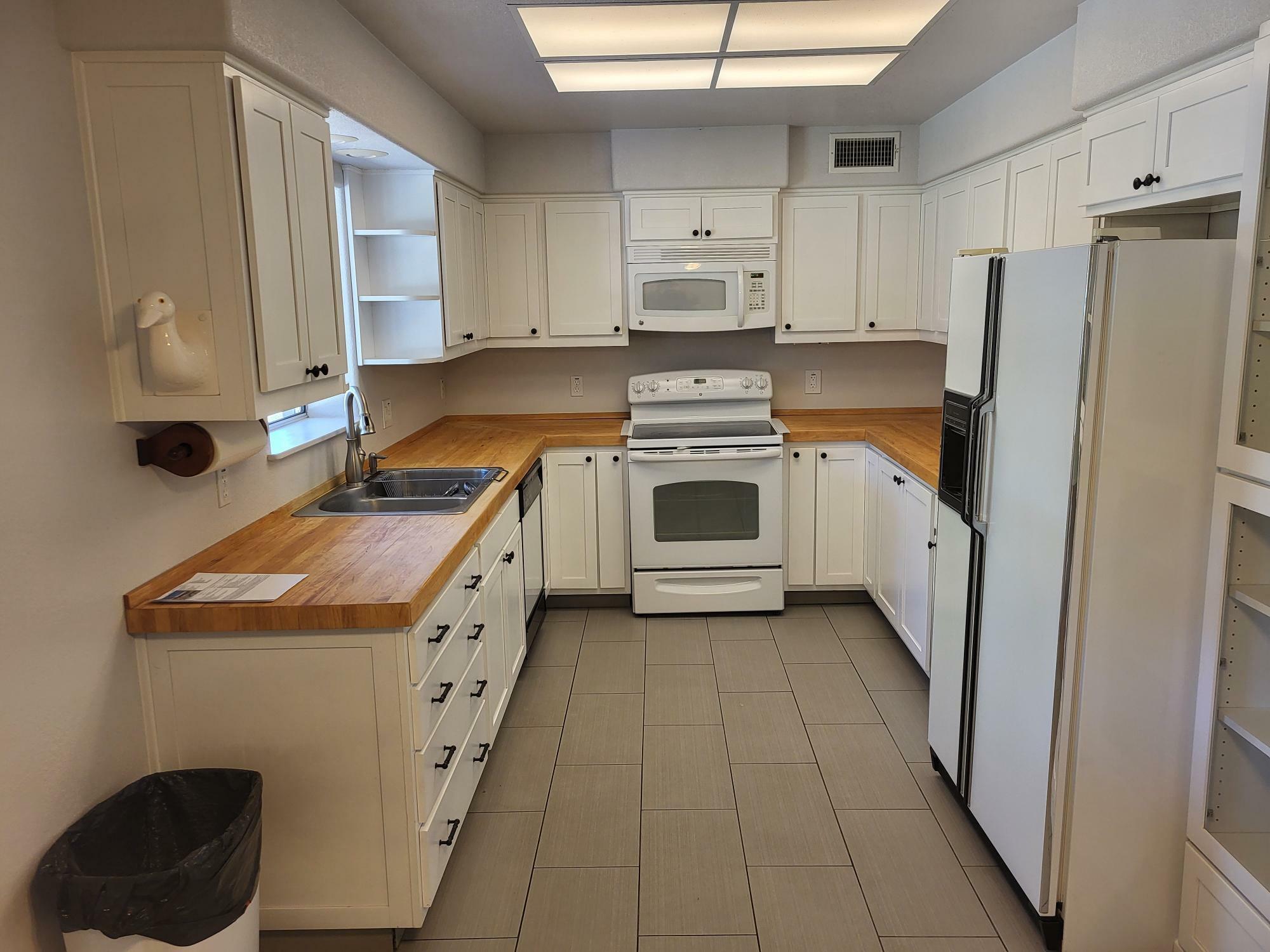 Property Photo: 43 E Sunbeam Drive AZ 85541