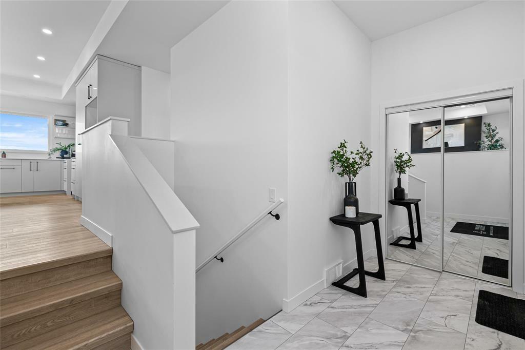 Property Photo: 9 Woodland Drive MB R5G 2Z1