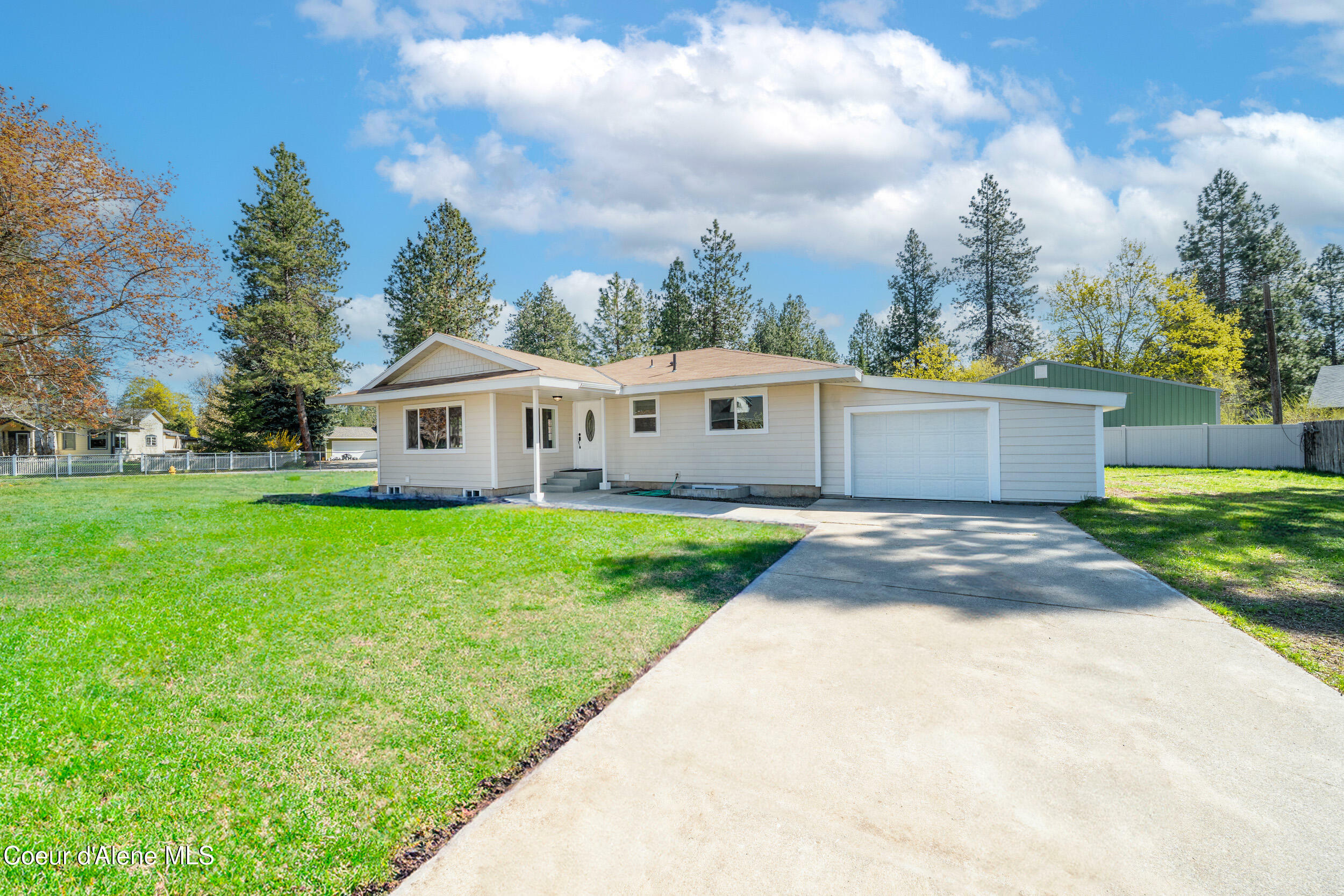 Property Photo: 1170 E Forest Park Ln ID 83815