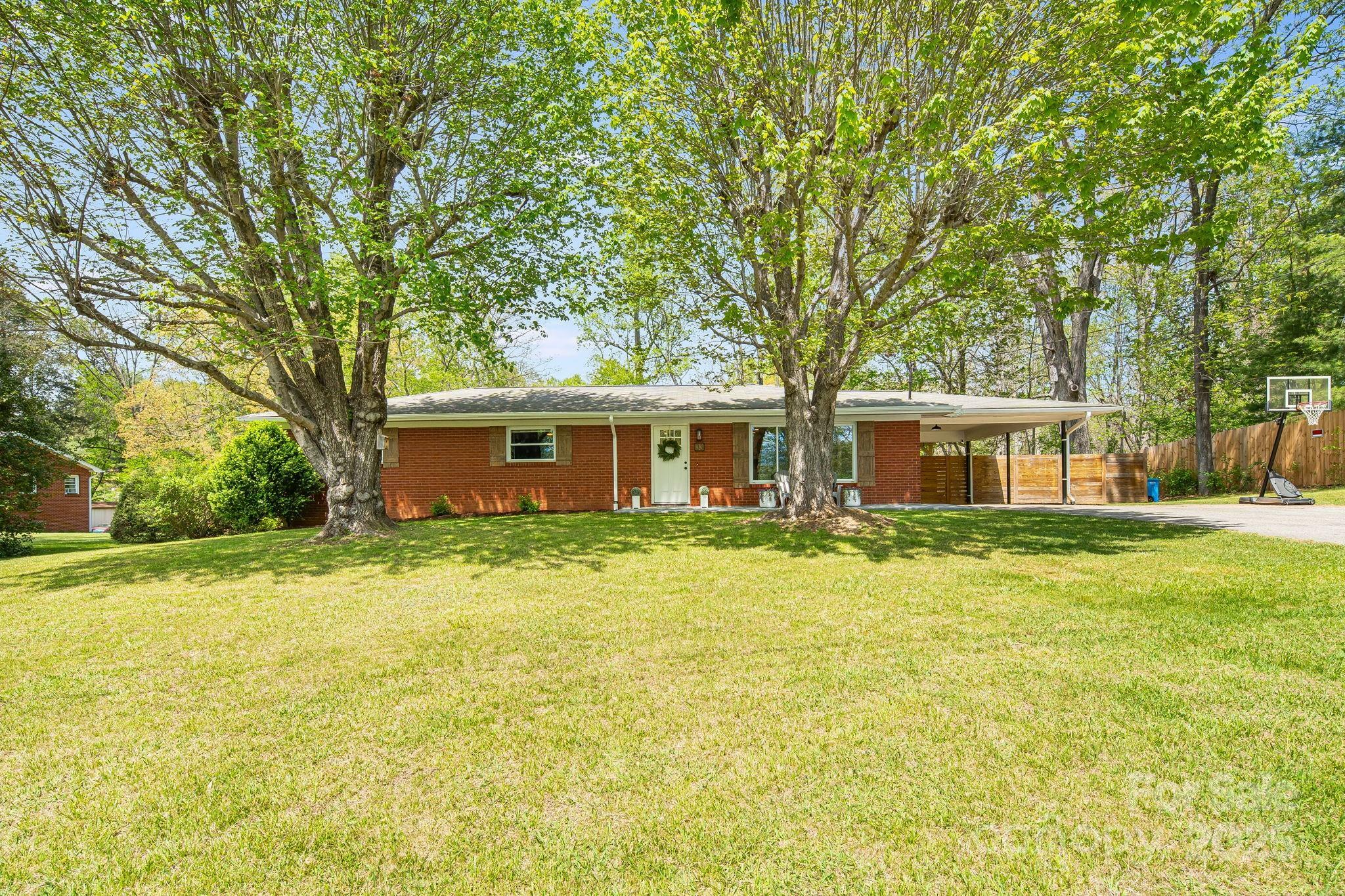 Property Photo: 33 Haly Ho Drive NC 28715