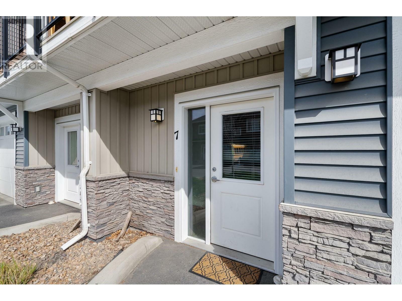 1711 Copperhead Drive 7  Kamloops BC V1S 0C2 photo