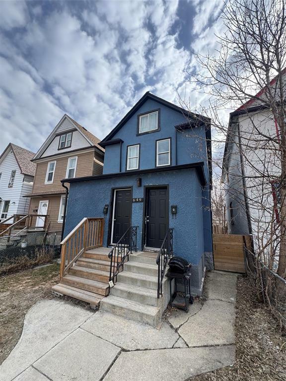 Property Photo:  649 Home Street  MB R3G 1X9 