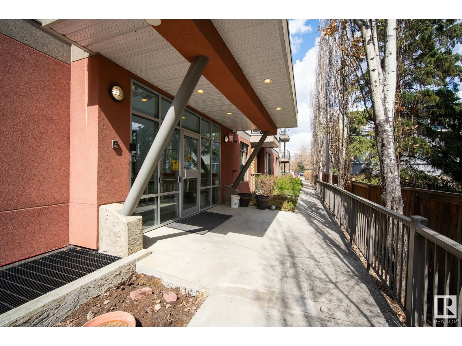 Property Photo: #408 11120 68 Av NW AB T6H 2C2