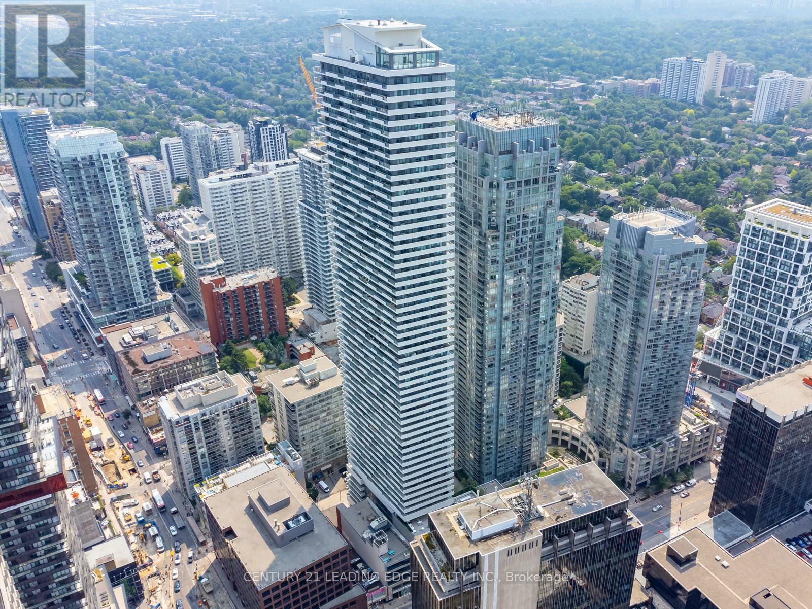 Property Photo: 2221 Yonge Street 4810 ON M4S 0B8
