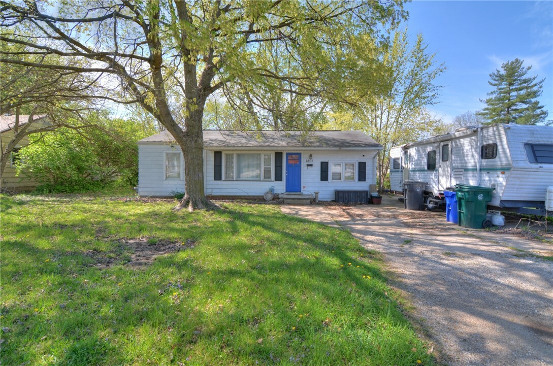Property Photo: 1801 Garfield Avenue IL 62526
