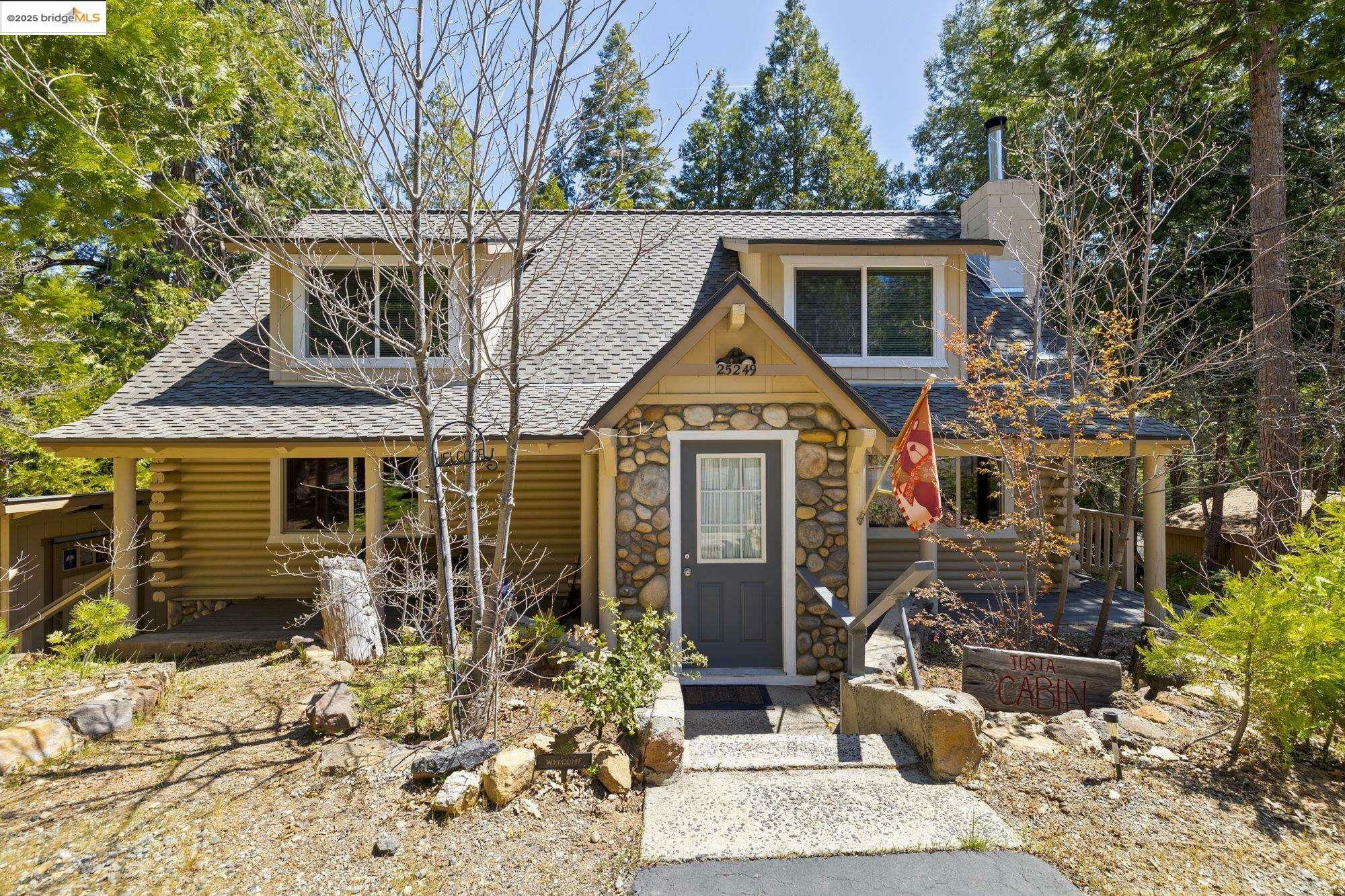 Property Photo: 25249 Rebekah Rd CA 95335