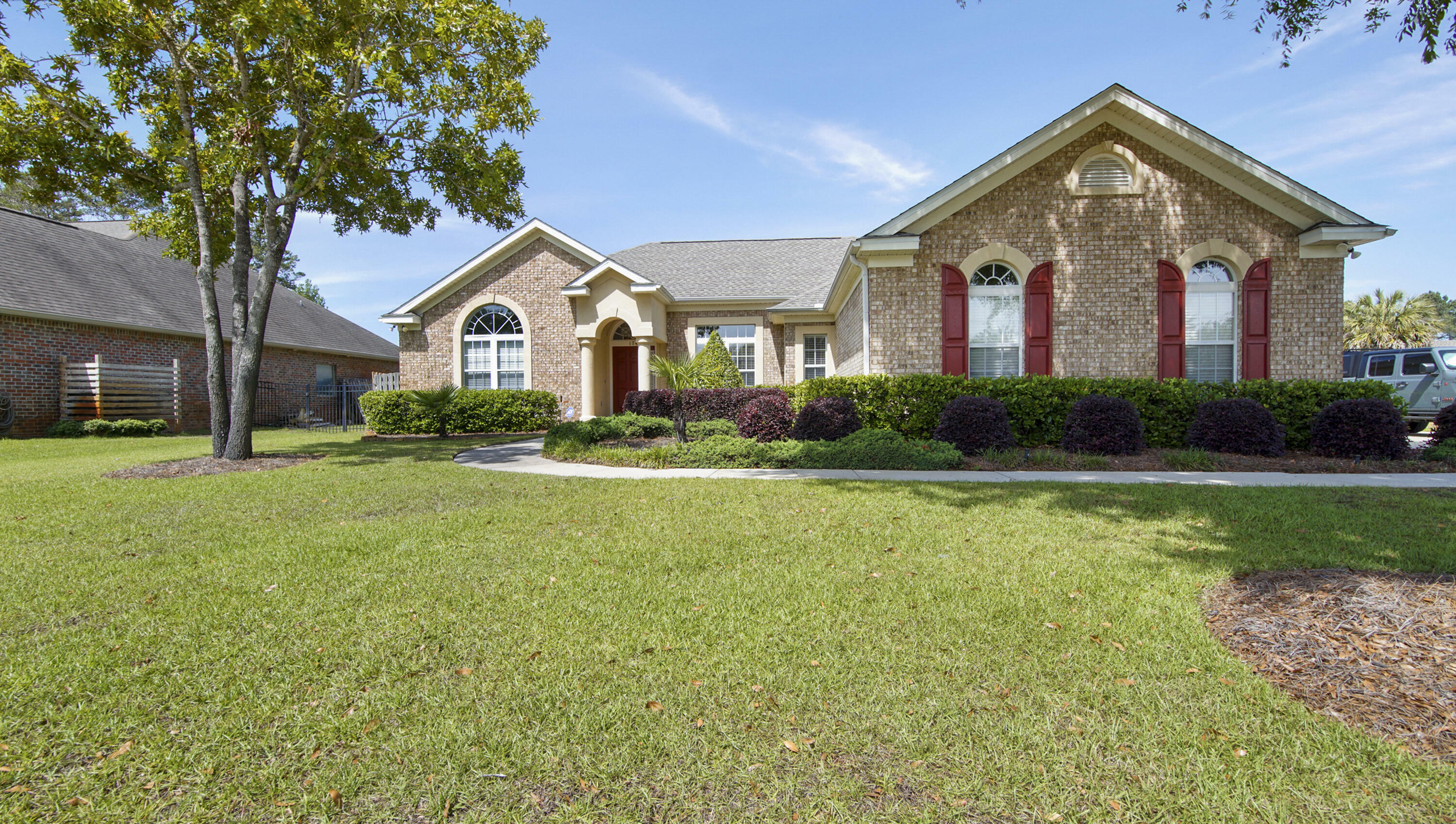 Property Photo: 174 Mango Lane FL 32439