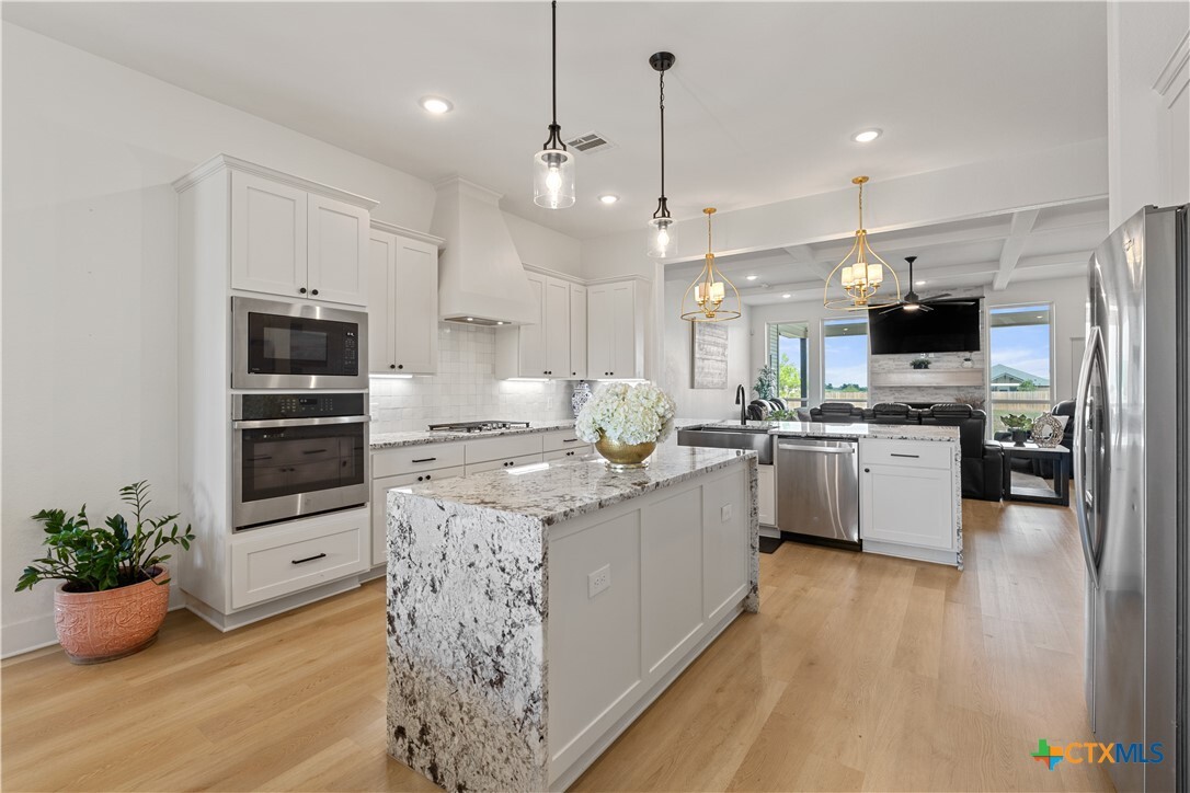 Property Photo:  942 Inka Road  TX 76571 