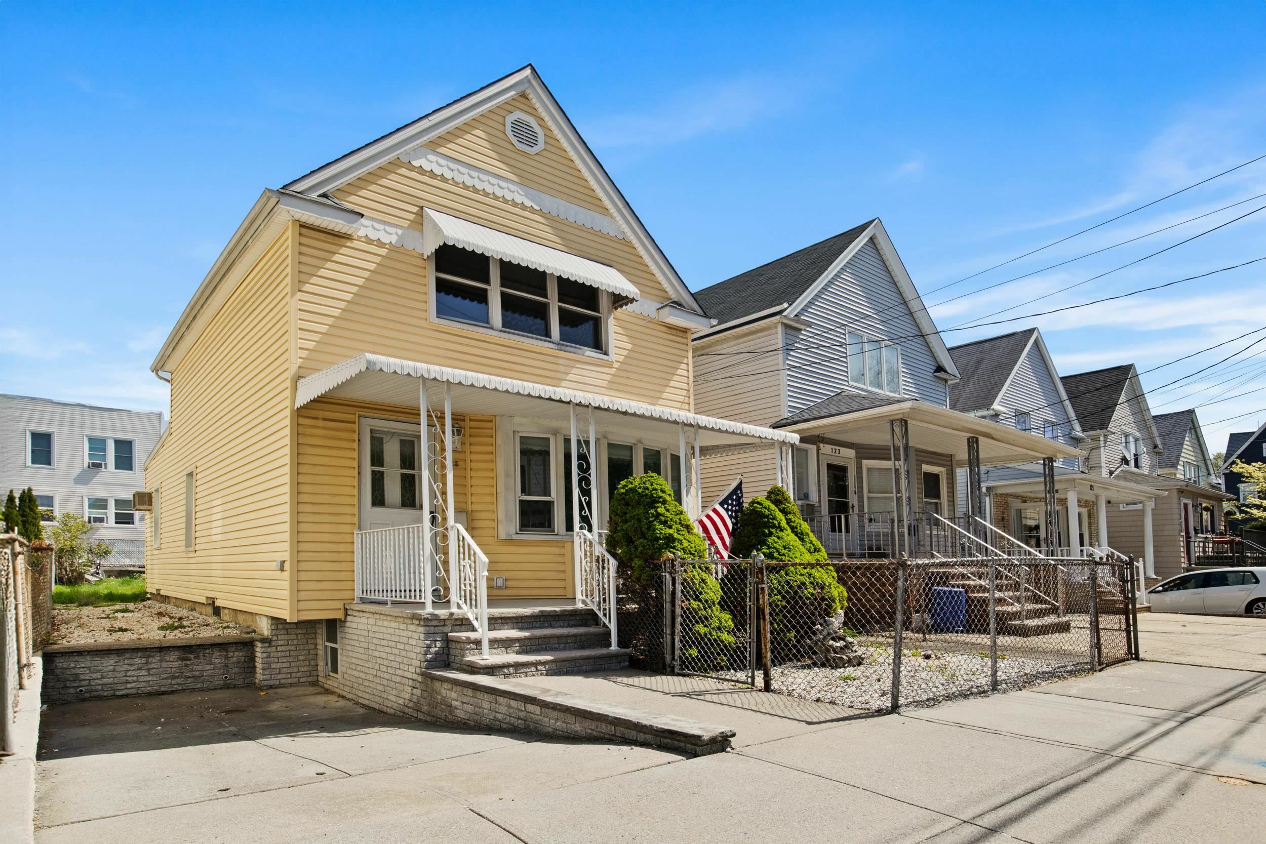 125 West 13th St  Bayonne NJ 07002 photo