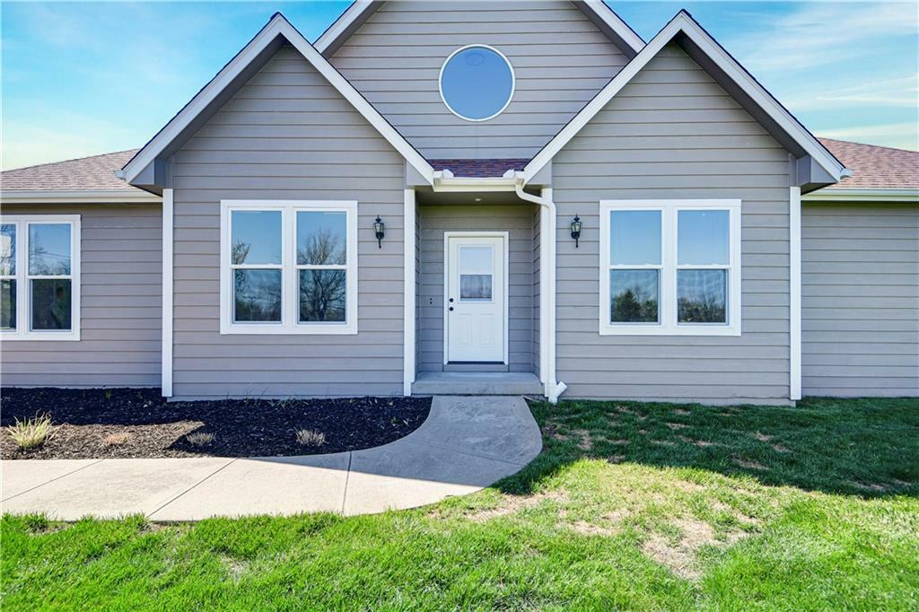 Property Photo: 1800 SW Cemetery Road MO 64075