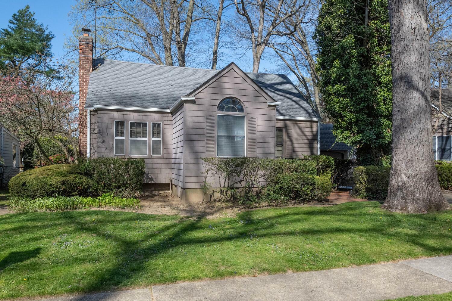 Property Photo: 29 Buckeye Road NY 11542