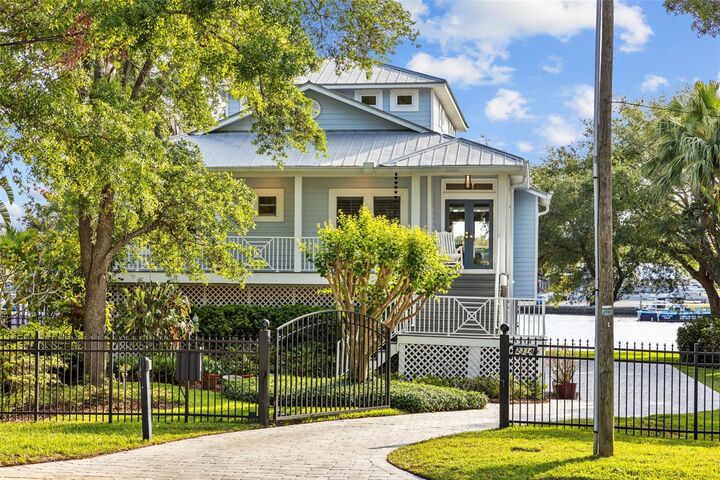 Property Photo:  2314 N Riverside Drive  FL 33602 