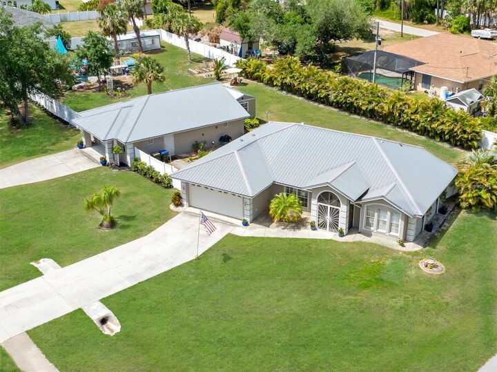 Property Photo: 2411 Atwater Drive FL 34288