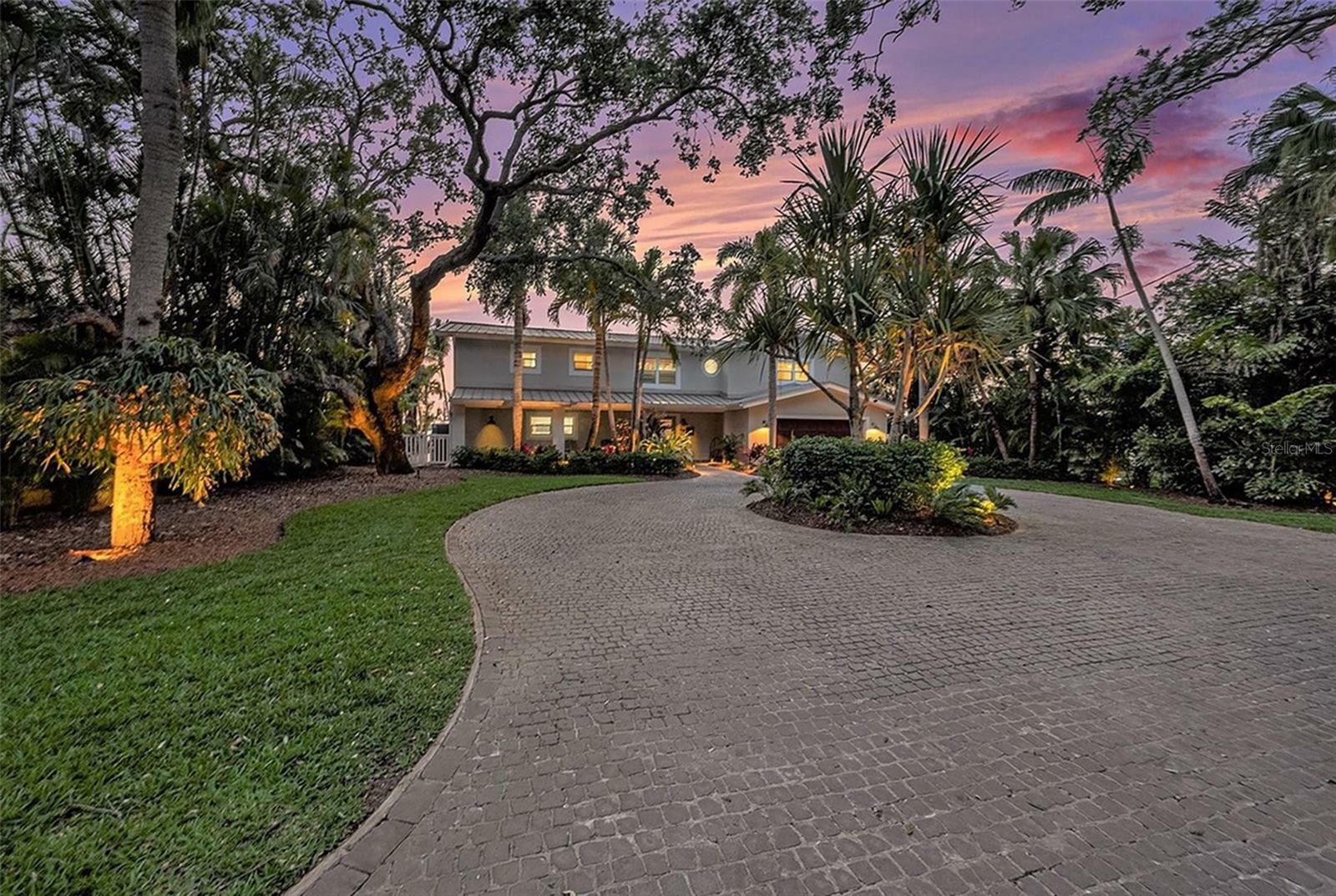 Property Photo: 8488 35th Avenue N FL 33710
