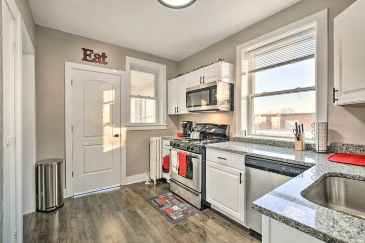 Property Photo: 5413 N Artesian Avenue IL 60625