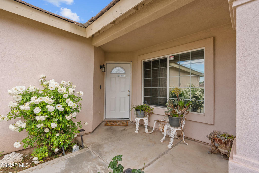 Property Photo: 3438 Park Meadows Drive CA 93308
