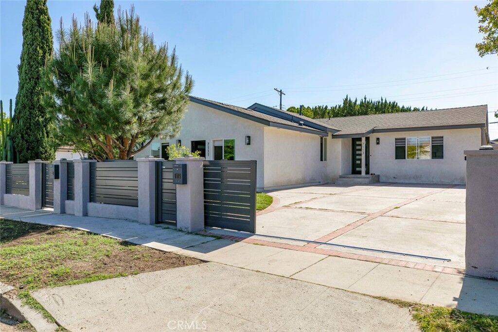 Property Photo:  7113 Varna Avenue  CA 91605 