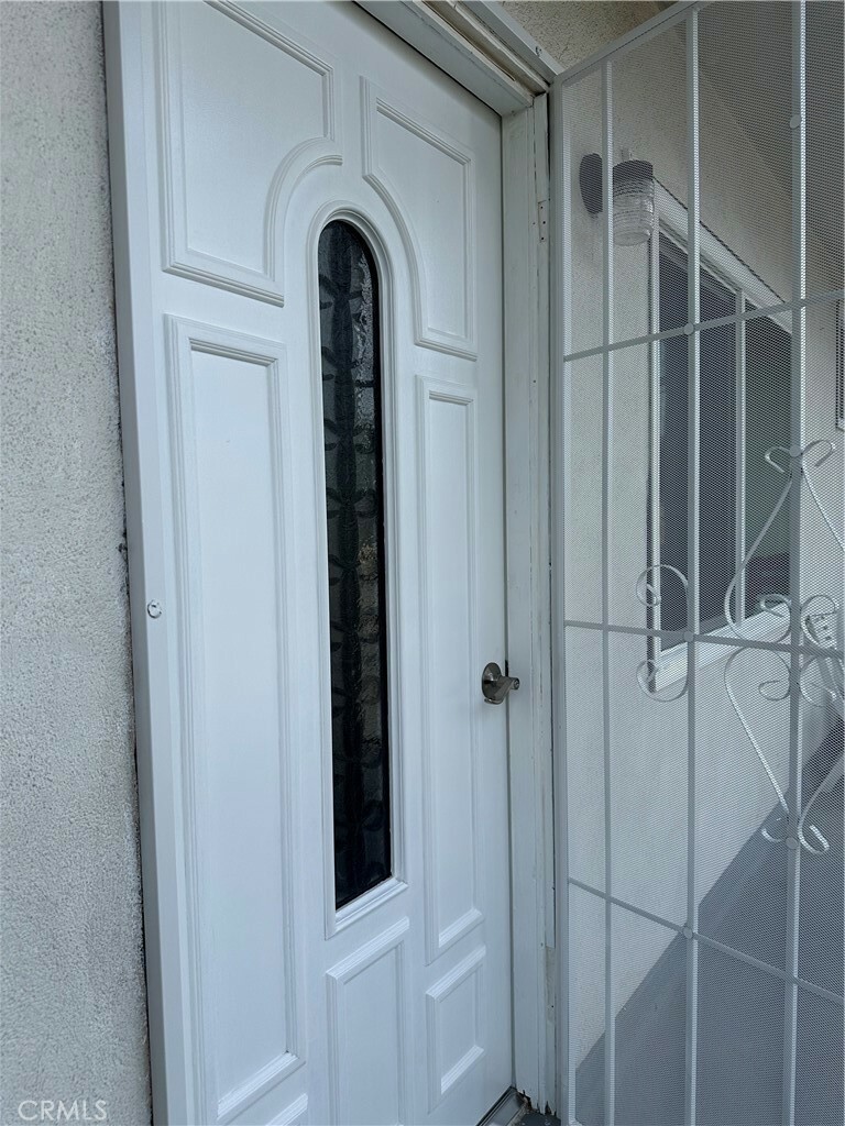 Property Photo: 8601 Chestnut Avenue CA 90280