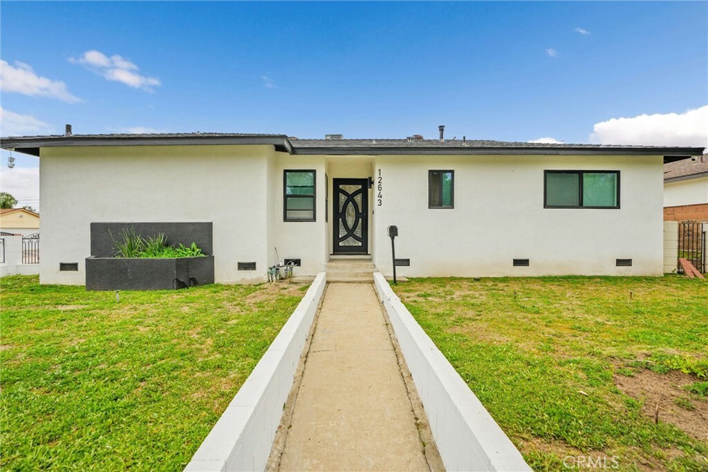 Property Photo: 12643 Gladstone Avenue CA 91342