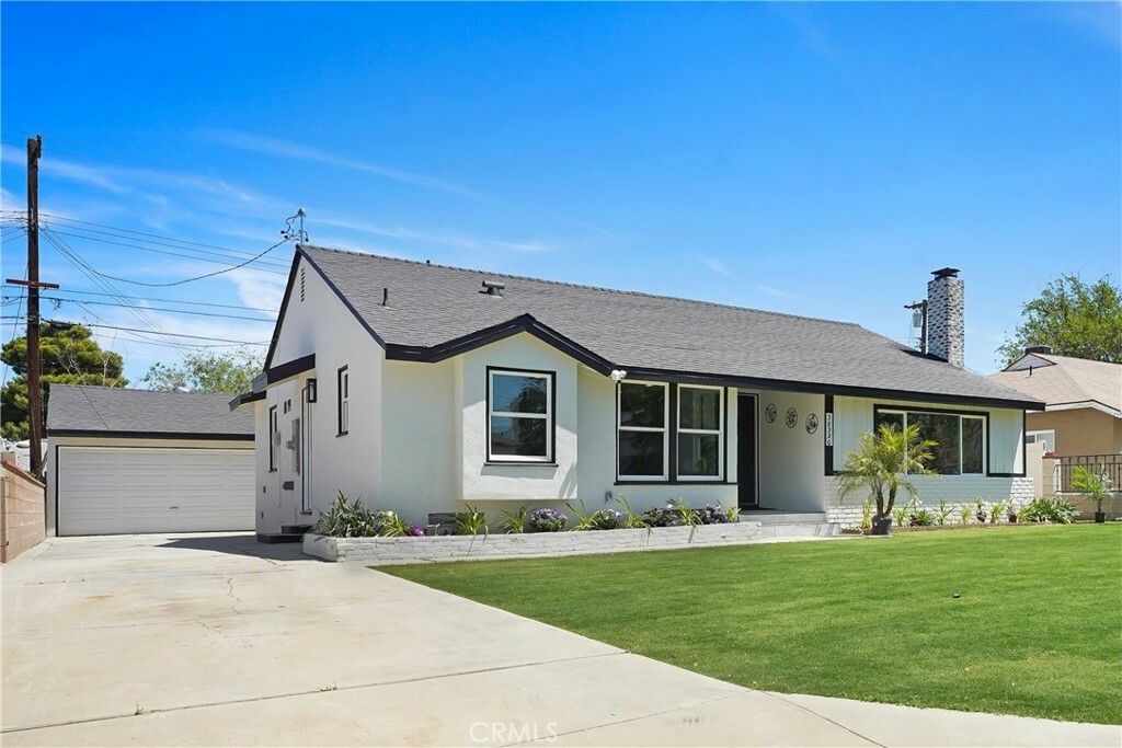 Property Photo:  38320 Rosemarie Street  CA 93550 
