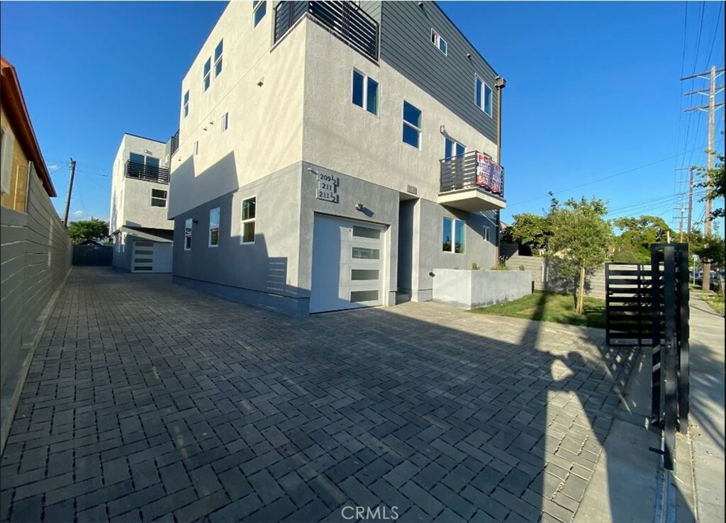 Property Photo: 211 E 29th Street CA 90011
