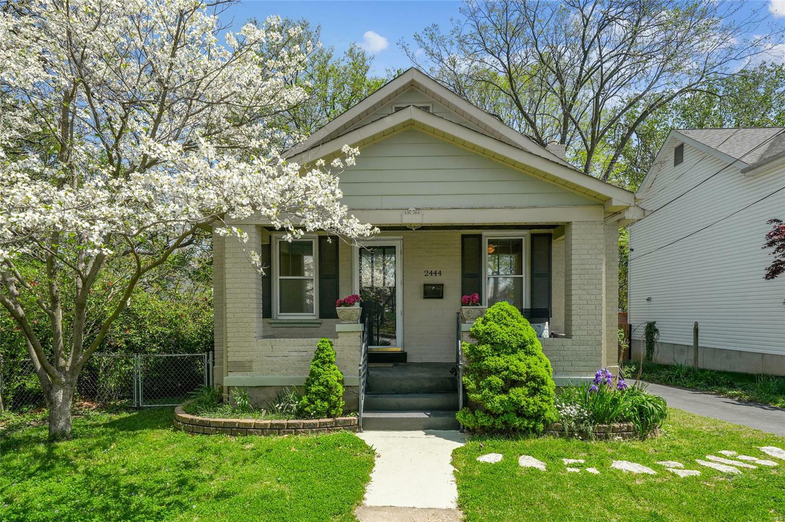 2444 Helen Avenue  St Louis MO 63144 photo