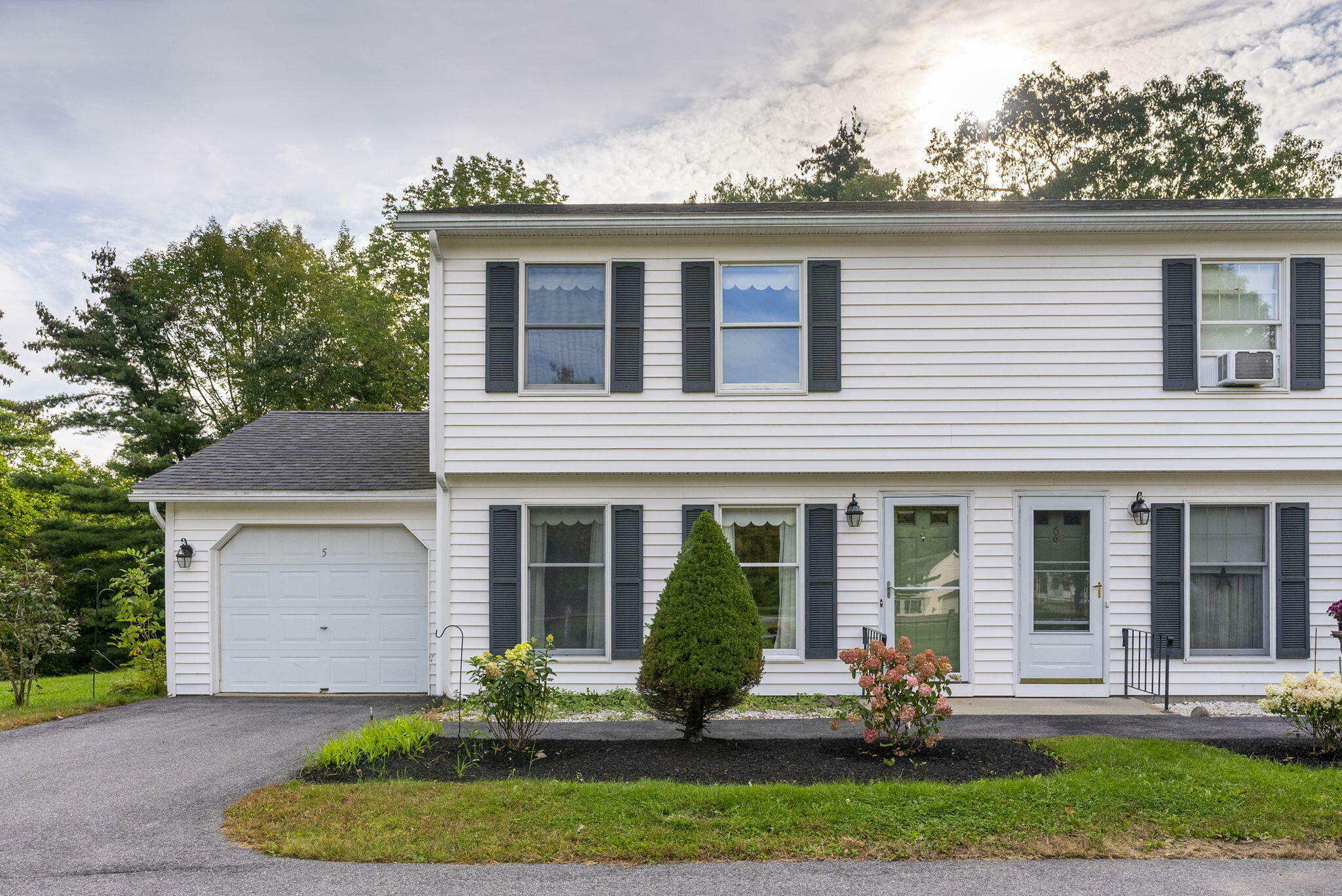 Property Photo: 5 Everett Court 5 ME 04092