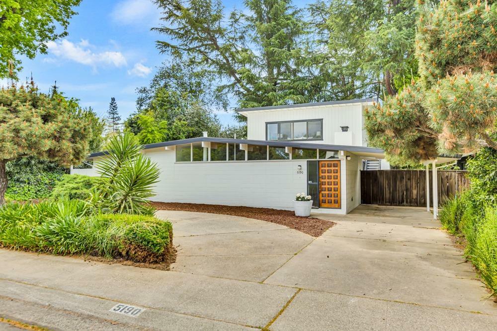 5190 Sandburg Drive  Sacramento CA 95819 photo