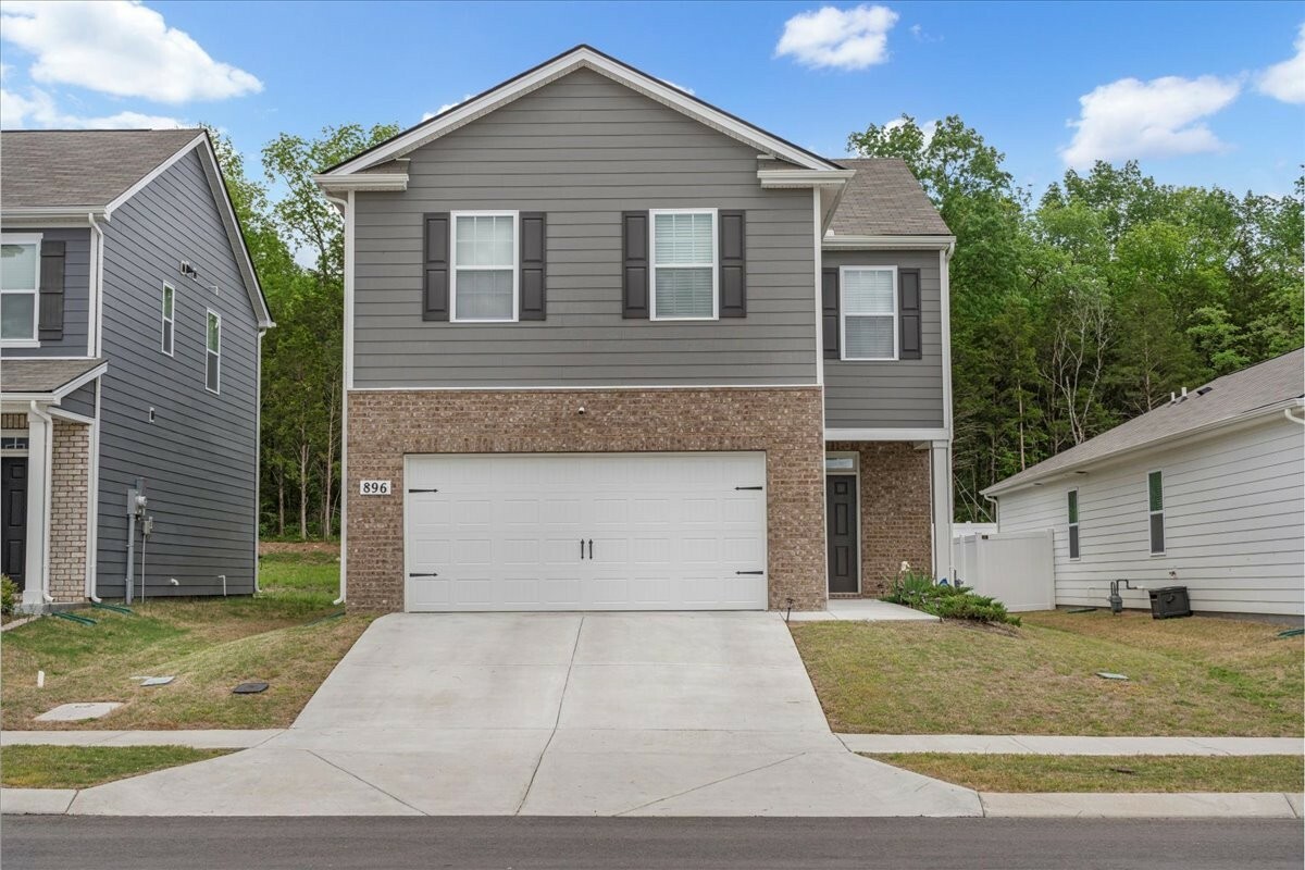 Property Photo: 896 Long Leaf Rd TN 37087